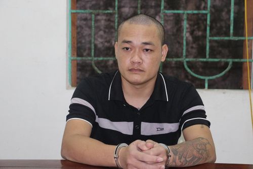 Người đàn ông nhận làm bìa đỏ rồi chiếm đoạt hàng tỉ đồng
