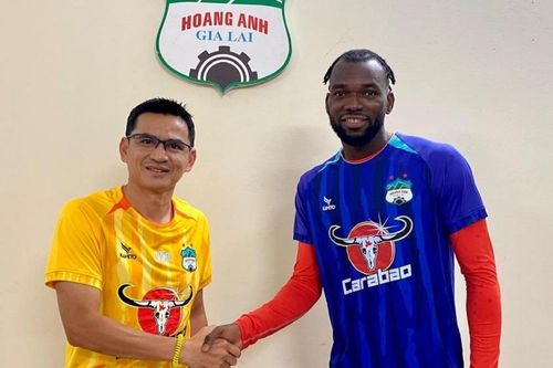 Hoàng Anh Gia Lai chiêu mộ tiền đạo cao 1m94