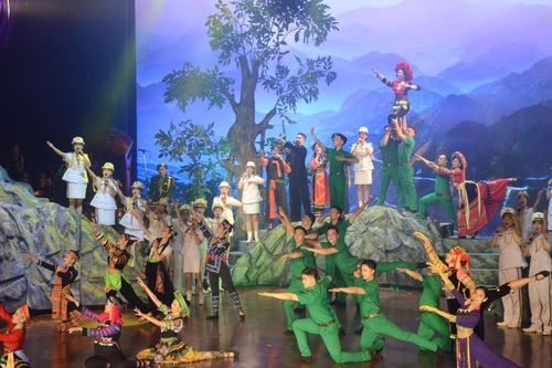 Đoàn Văn công BĐBP biểu diễn thành công tại Hội diễn nghệ thuật chuyên nghiệp toàn quân