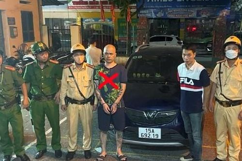Khởi tố người chống đối, lăng mạ cảnh sát khi bị kiểm tra