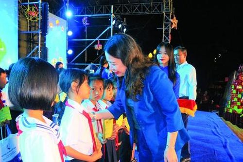 Nhân lên niềm vui cho trẻ em Đắk Lắk