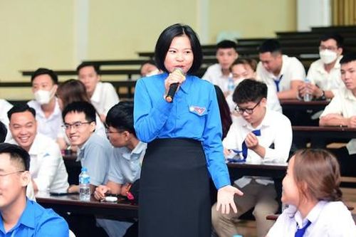 Khơi dậy khát vọng phát triển bản thân và cống hiến trong du học sinh Việt Nam tại Lào