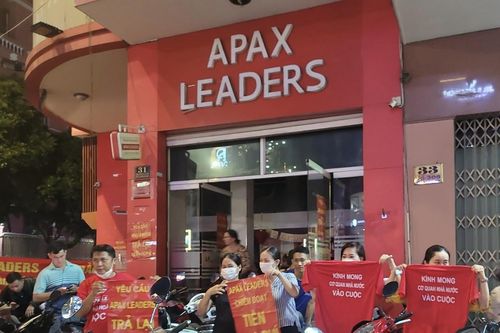 'Vây' trung tâm đòi tiền trong đêm: 'Chúng tôi đã cạn niềm tin với Apax Leaders'