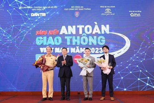 Trao giải Chương trình Sáng kiến an toàn giao thông Việt Nam 2023