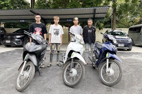 Bắt nhóm thanh thiếu niên cướp tài sản của người đi đường trong đêm