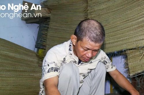 Gia đình duy nhất còn giữ nghề dệt chiếu cói ở xã Hưng Hòa, TP. Vinh