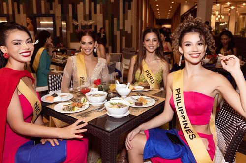 Thí sinh Miss Grand International 2023 mê mỳ Quảng khi đến Hội An