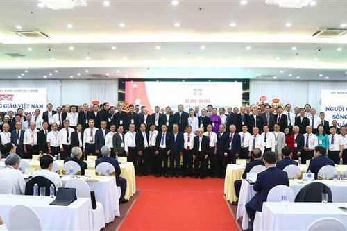 Đẩy mạnh phong trào thi đua yêu nước trong đồng bào Công giáo