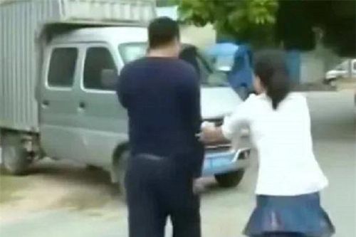 Xin tái hôn sau 3 năm bỏ đi, vợ cũ nói 4 từ làm người đàn ông nổi da gà