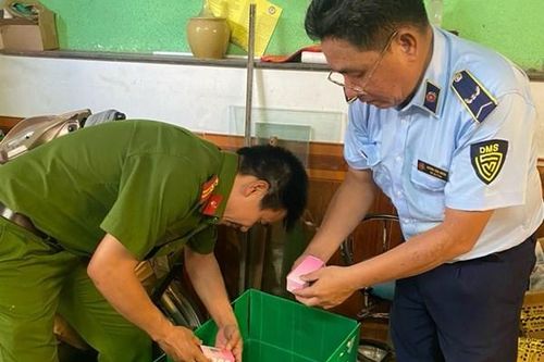 TP. HCM thu giữ sản phẩm thuốc lá điện tử và tinh dầu dùng cho thuốc lá điện tử
