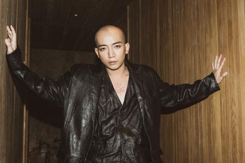Nam ca sĩ Việt hợp tác cùng ekip sản xuất âm nhạc cho BTS: Danh tính chẳng xa lạ
