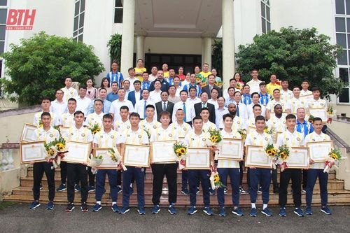 Tuyên dương, khen thưởng CLB Đông Á Thanh Hóa xuất sắc đoạt Siêu cúp quốc gia năm 2023