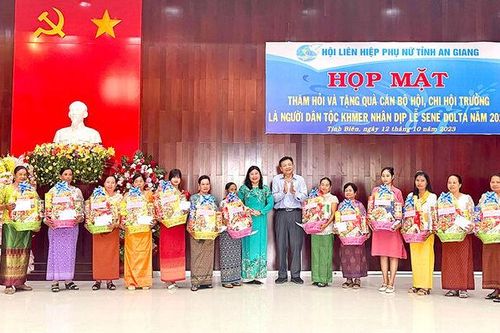 Họp mặt cán bộ, hội viên phụ nữ là dân tộc thiểu số Khmer năm 2023