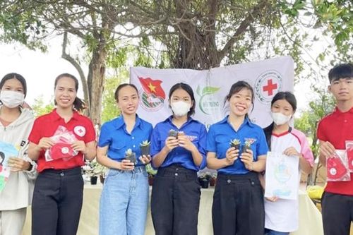 Tuổi trẻ Ayun Pa góp sức xây dựng đô thị văn minh