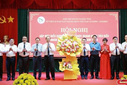 Gặp mặt biểu dương doanh nghiệp, doanh nhân tiêu biểu
