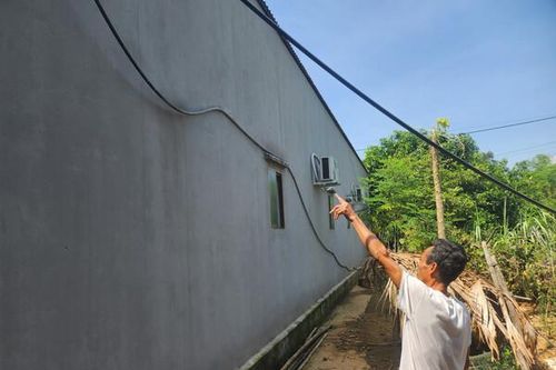 Yên Bái: Nổ mìn phá đá làm đường khiến nhiều nhà dân bị ảnh hưởng