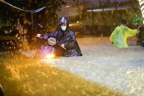 Hơi thở Môi trường 24h ngày 12/10: Miền Trung bước vào đợt mưa lớn nhất từ đầu năm