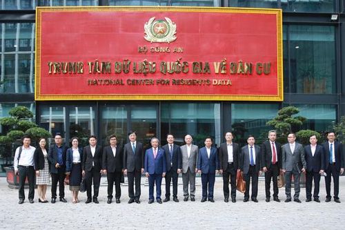Tăng cường hợp tác trong lĩnh vực chuyển đổi số với nước bạn Lào