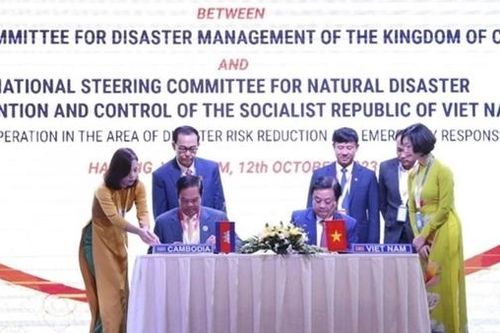 Việt Nam và Campuchia ký Bản ghi nhớ ứng phó thiên tai