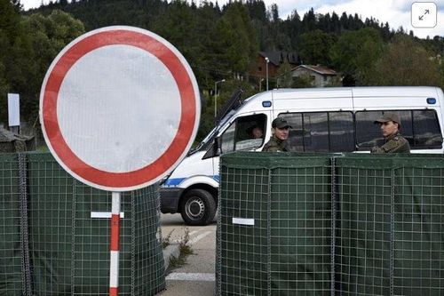 Ba Lan, Cộng hòa Séc mở rộng kiểm soát biên giới với Slovakia