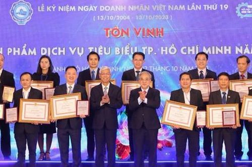 TP Hồ Chí Minh: Tôn vinh 100 sản phẩm, dịch vụ tiêu biểu