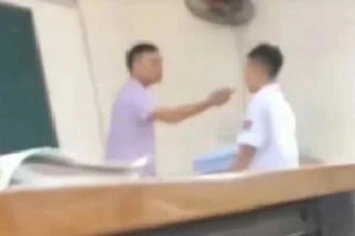Ứng xử học đường: Cần hơn nữa sự chuẩn mực