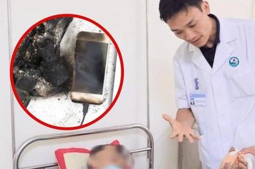 Người đàn ông ở Vĩnh Phúc bị dập nát bàn tay do điện thoại phát nổ khi sạc pin