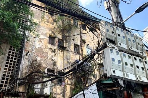 Hà Nội: Nguy cơ cháy nổ cao từ dãy ki ốt khu tập thể Nguyễn Công Trứ