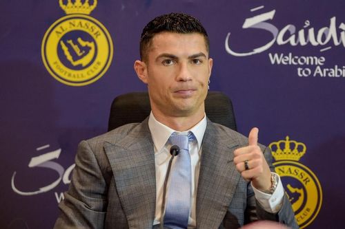 Ronaldo càng già, lương của Ronaldo càng tăng chóng mặt, sở hữu khối tài sản hàng triệu người ao ước