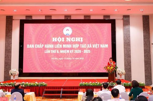 Bà Cao Xuân Thu Vân được bầu làm Chủ tịch Liên minh Hợp tác xã Việt Nam