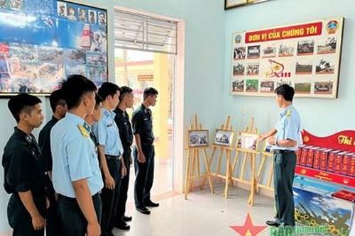 Sư đoàn 375 tổ chức chuỗi hoạt động hướng về Ngày truyền thống