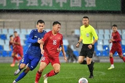 Đội tuyển Việt Nam không thể tạo bất ngờ trước Uzbekistan