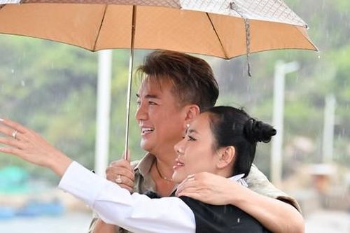 Nam Thư tích cực 'thả thính' đàn anh Đàm Vĩnh Hưng, ngay lập tức Vũ Hà có phản ứng 'lạ'