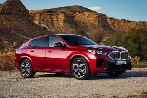 'Soi' BMW iX2 2024 - SUV điện sang chảnh chạy hơn 400 km/lần sạc
