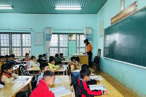 Trưởng phòng giáo dục bị yêu cầu giải trình vì công khai báo cáo năm học