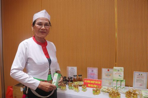 Những người phụ nữ Mường can đảm