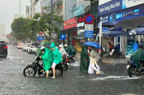 Mưa lớn gây ngập nhiều tuyến phố, Đà Nẵng ra thông báo khẩn cho học sinh nghỉ học