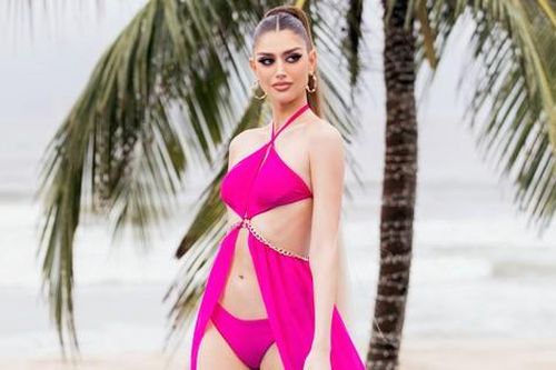 Hoa hậu đẹp nhất thế giới trình diễn bikini cùng thí sinh Hoa hậu Hòa bình