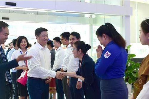 Điểm đặc biệt ở một doanh nghiệp hơn 27.000 lao động người Lào đang làm việc