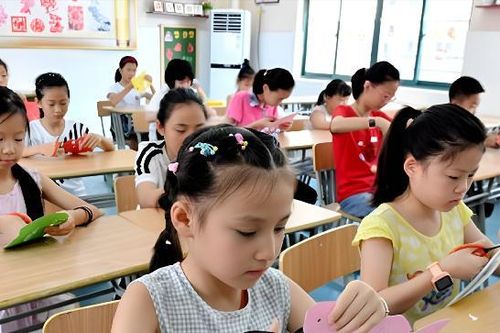 Hàng loạt quốc gia miễn phí giáo dục phổ thông