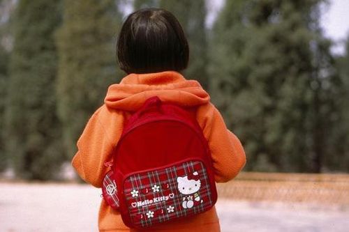 Phía sau câu chuyện trường yêu cầu học sinh không mang balo về nhà