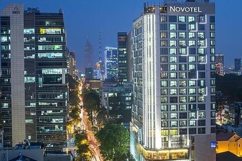 Chủ khách sạn Novotel Sai Gon Centre chìm trong lỗ, nợ trái phiếu 4.000 tỷ