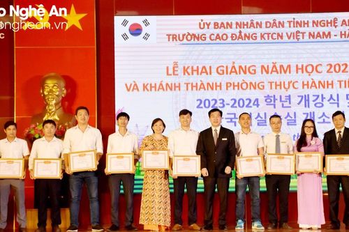 Trường Cao đẳng Kỹ thuật Công nghiệp Việt Nam- Hàn Quốc khai giảng năm học mới 2023-2024