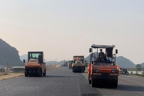 Làm rõ trách nhiệm việc thảm bêtông nhựa khi trời mưa ở Quảng Trị