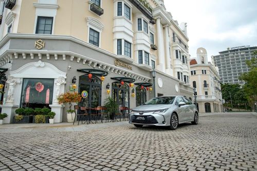 Toyota Corolla Altis: Hấp dẫn doanh nhân thời hiện đại bởi những điều 'quen' mà 'lạ'