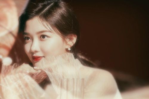 Em gái quốc dân Kim Yoo Jung lộ cuộc hôn nhân hợp đồng gây sốc