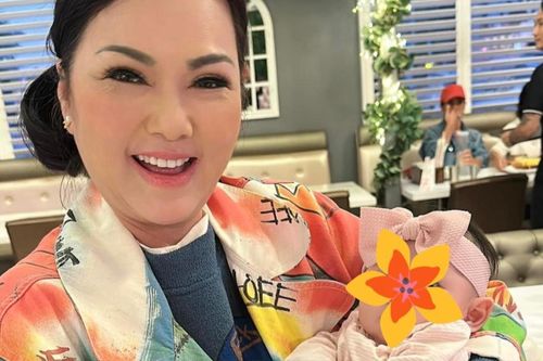 Bà xã cố NS Chí Tài khoe ảnh bế em bé, vợ cũ Bằng Kiều đính chính điều này