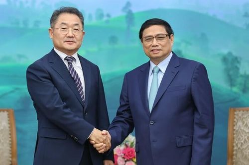 Thủ tướng đề nghị Tập đoàn Amkor mở rộng đầu tư sớm hơn lộ trình, đẩy mạnh sản xuất chip bán dẫn