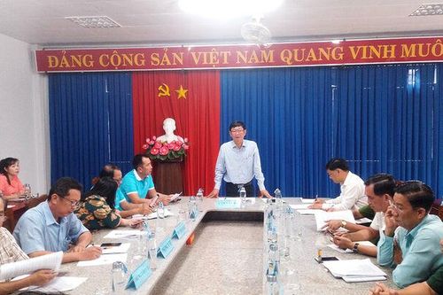 Lúc 18 giờ, ngày 20/10 diễn ra lễ khai mạc Hội chợ mua sắm và ẩm thực hàng Việt Nam - Thái Lan tại TX. Tịnh Biên