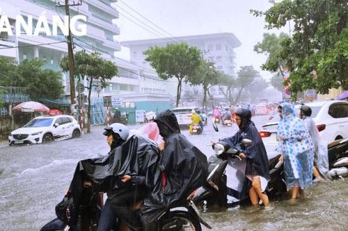 Học sinh toàn thành phố được nghỉ học chiều 13-10